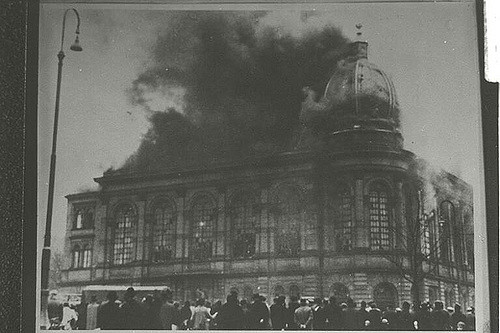 Kristallnacht, synagogue,  frankfurt-am-mai, november 1938 SJEĆANJE NA ‘KRISTALLNACHT’ 1938.