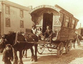 Gypsy-caravan-bedae5-640