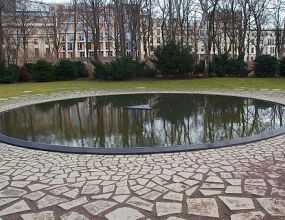 512px-berlin sinta and roma memorial 2014-2 SPOMENIK ROMIMA U BERLINU