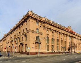 1280px-moscow romen theatre 03-2016 photo1 THE ROLE OF THEATRE IN REPRESENTING ROMA CULTURE